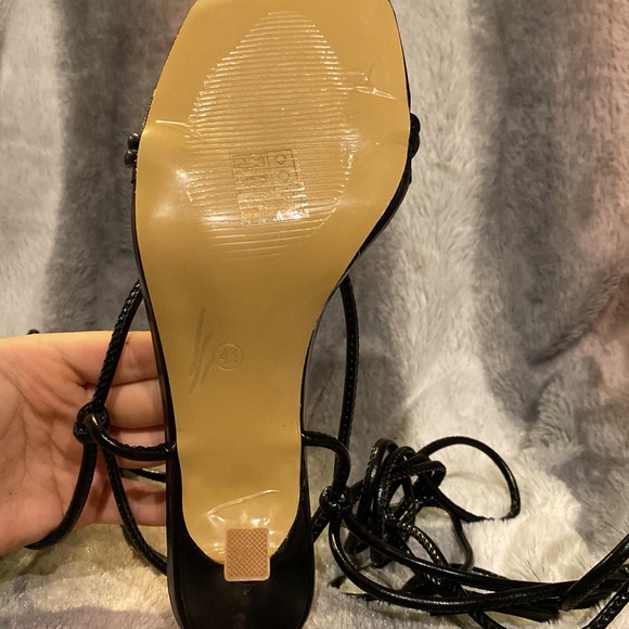 Gorgeous lace up heels! - Picture 5 of 5